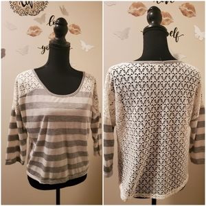 4/$30🌟dELiAs Stripe Gray & Off White Shirt